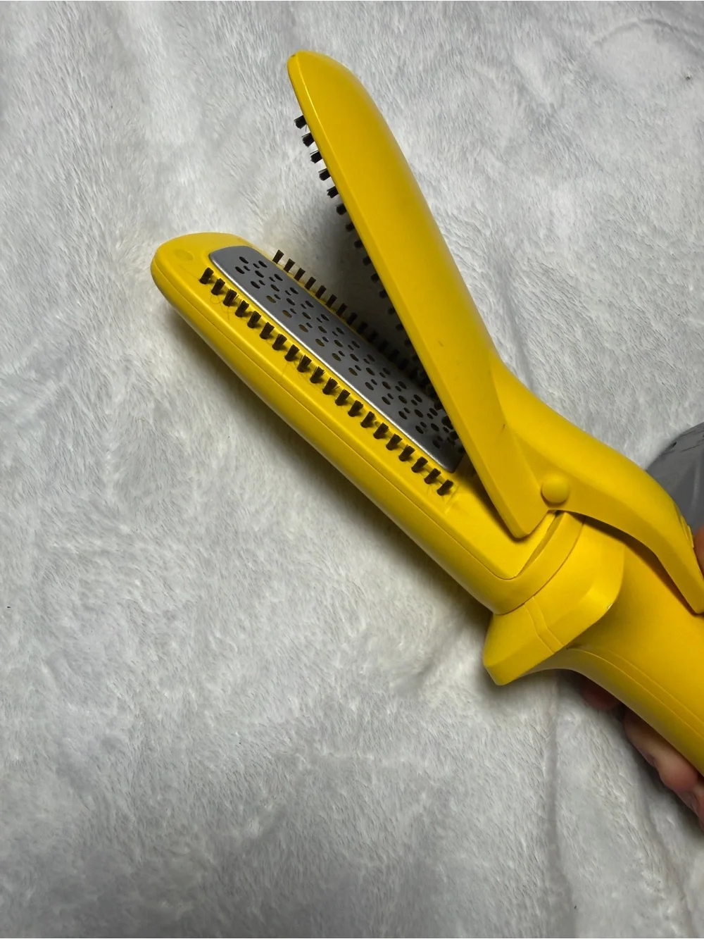 Drybar The Straight Shot Blow Drying Flat Iron Yellow Hair Straightener styler